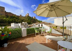 Outdoor dining - INSIDE APARTMENT PASEO DE LOS TRISTES ATICO (Granada)