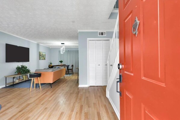 Interior - Modern Villa in the Vannah, GA (Savannah)