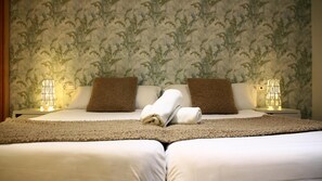 3 bedrooms, travel crib, internet - INSIDE APARTMENT CASA DE LA ALBERCA (Granada)