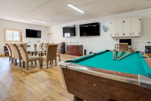 Games room - Barbeau Studio w/ St Mary’s River Views! (Barbeau)