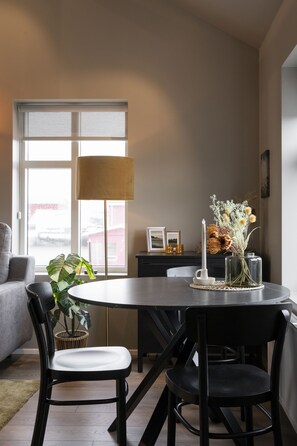 Panoramic Apartment | Living area - Keflavik's Ray of sunshine Hafnargata (Reykjanesbær)