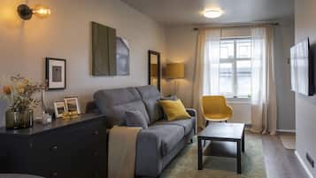 City Apartment | Living area