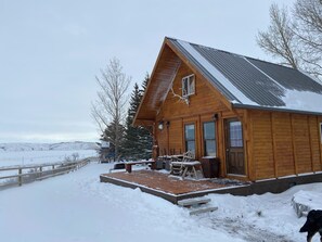 Exterior - Hilltop Cabin (Monarch)