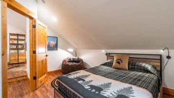 3 dormitoris, planxa i posts de planxar i un bressol de viatge