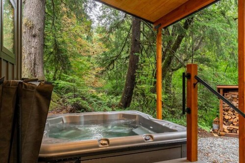 Bearfoot chalet. Sleeps 6/ Hot tub