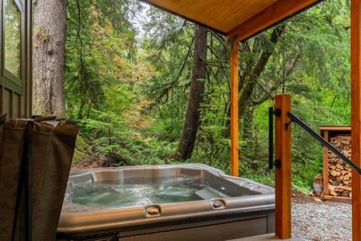 Bearfoot chalet. Sleeps 6/ Hot tub