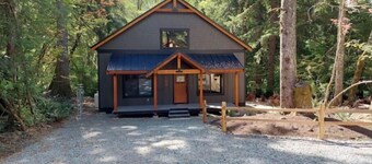 Bearfoot chalet. Sleeps 6/ Hot tub