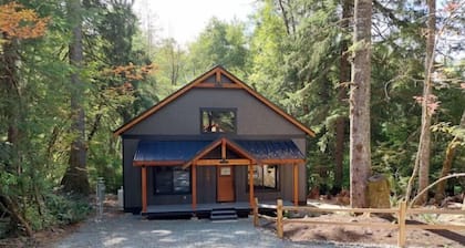 Bearfoot chalet. Sleeps 6/ Hot tub