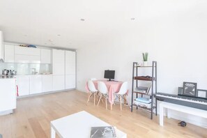 Basic Apartment, 1 Double Bed with Sofa bed | Living area