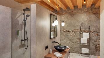 جناح ذو طابع رومانسي | حمام | مجففات شعر