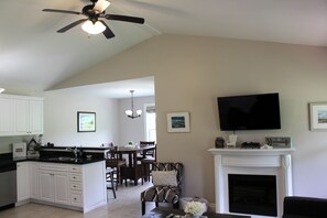 Interior - Luxury Villa With Hot Tub & Access To Pool, Minutes To Cavendish Beach (Breadalbane)