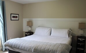 2 makuuhuonetta, silitysrauta/-lauta, Wi-Fi, vuodevaatteet