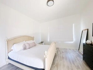 3 bedrooms, iron/ironing board, WiFi - Newly built 3 Bed 2100 sf Stylish Flat (Bluffdale)