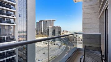 Superior Apartment, 1 Katil Raja (King), Canal View | Balkoni