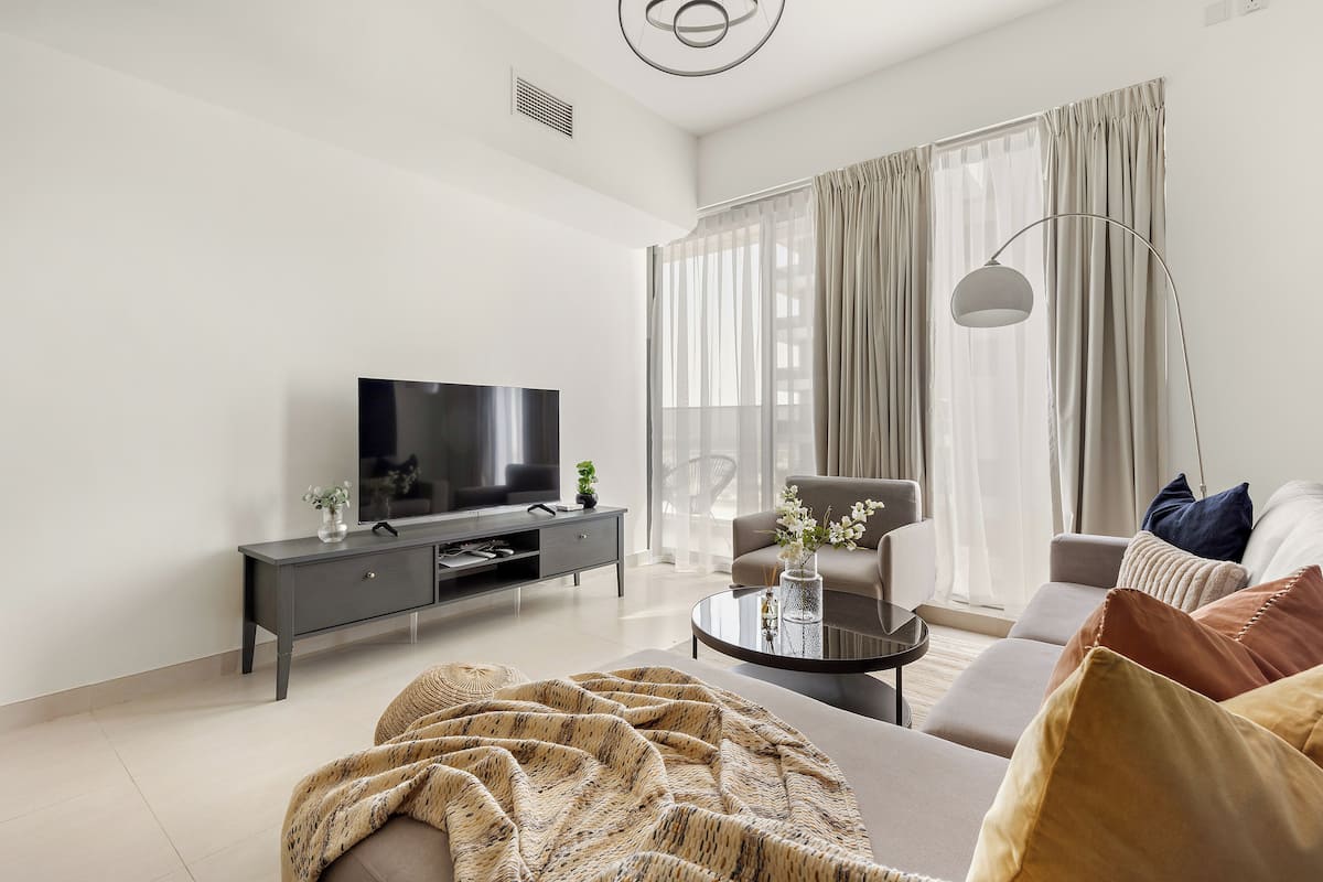 Apartemen Grand | Area keluarga | Smart TV 50-inci dengan saluran TV digital
