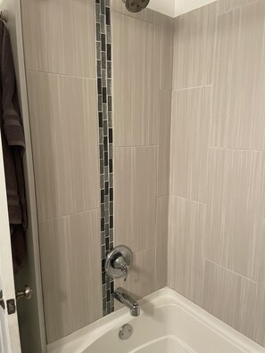 Toallas y papel de baño 