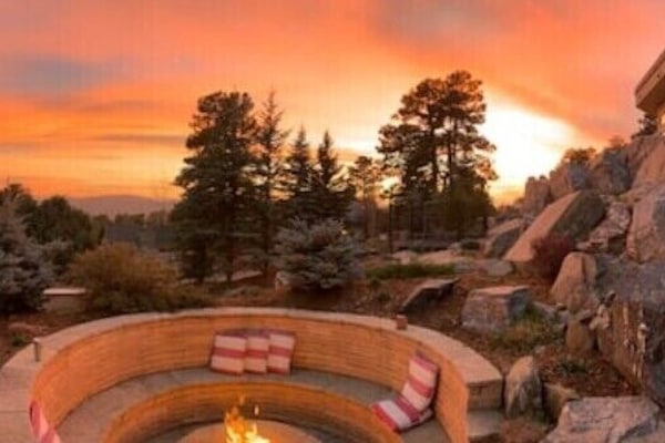 Outdoor gas firepit to enjoy the night skies and sunsets with a glass of wine