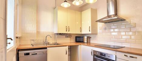 Fridge, microwave, oven, dishwasher