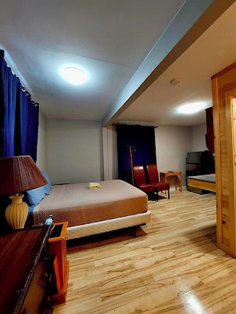 Suite estándar, vistas al patio | Sistema de insonorización, wifi gratis, ropa de cama