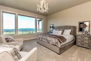 4 soverom, strykejern/-brett, wi-fi og sengetøy