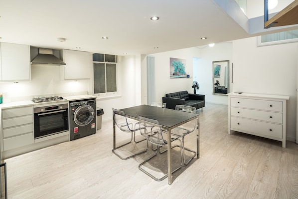 Apartment, Multiple Beds | Private kitchen
