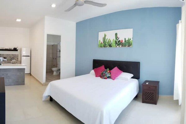 1 bedroom, WiFi - NEW Studio!! The BEST LOCATION DOWNTOWN!! (San Miguel de Cozumel)