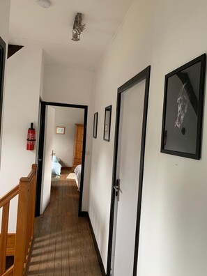 المنشأة من الداخل