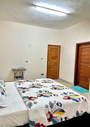 1 soverom, strykejern/-brett, wi-fi og sengetøy