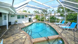 室外游泳池,恒温泳池