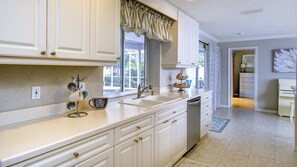 Fridge, microwave, oven, stovetop - FANTASTIC OUTDOOR AREA!  POOL HOME NEAR SIESTA KEY BEACHES, SHOPPING, RESTAURANTS, SLEEPS 9 (Sarasota)