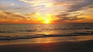 Imagen sin descripción, 3 de 45, botón