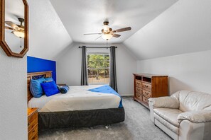 3 bedrooms, iron/ironing board, Internet, bed sheets