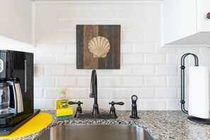 Fridge, microwave, oven, stovetop - Stunning Ocean View Private Home! (Tavernier)