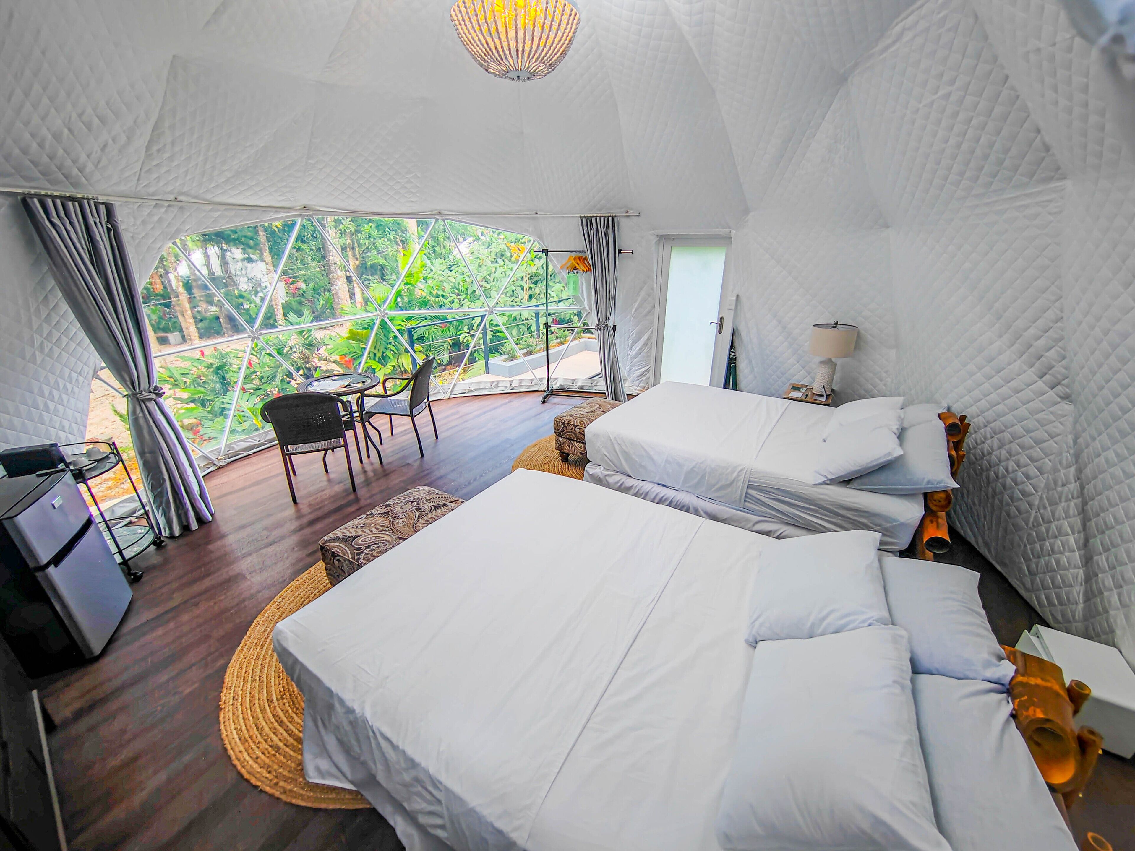 1 bedroom, premium bedding, memory-foam beds, minibar