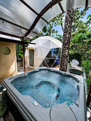 Master Glamping suite | Bathroom | Combined shower/tub, jetted tub, rainfall showerhead, hair dryer