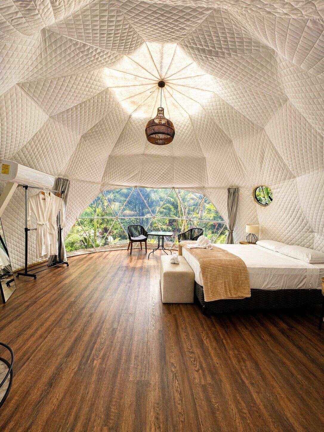 Premium Glamping Suite (Queen).