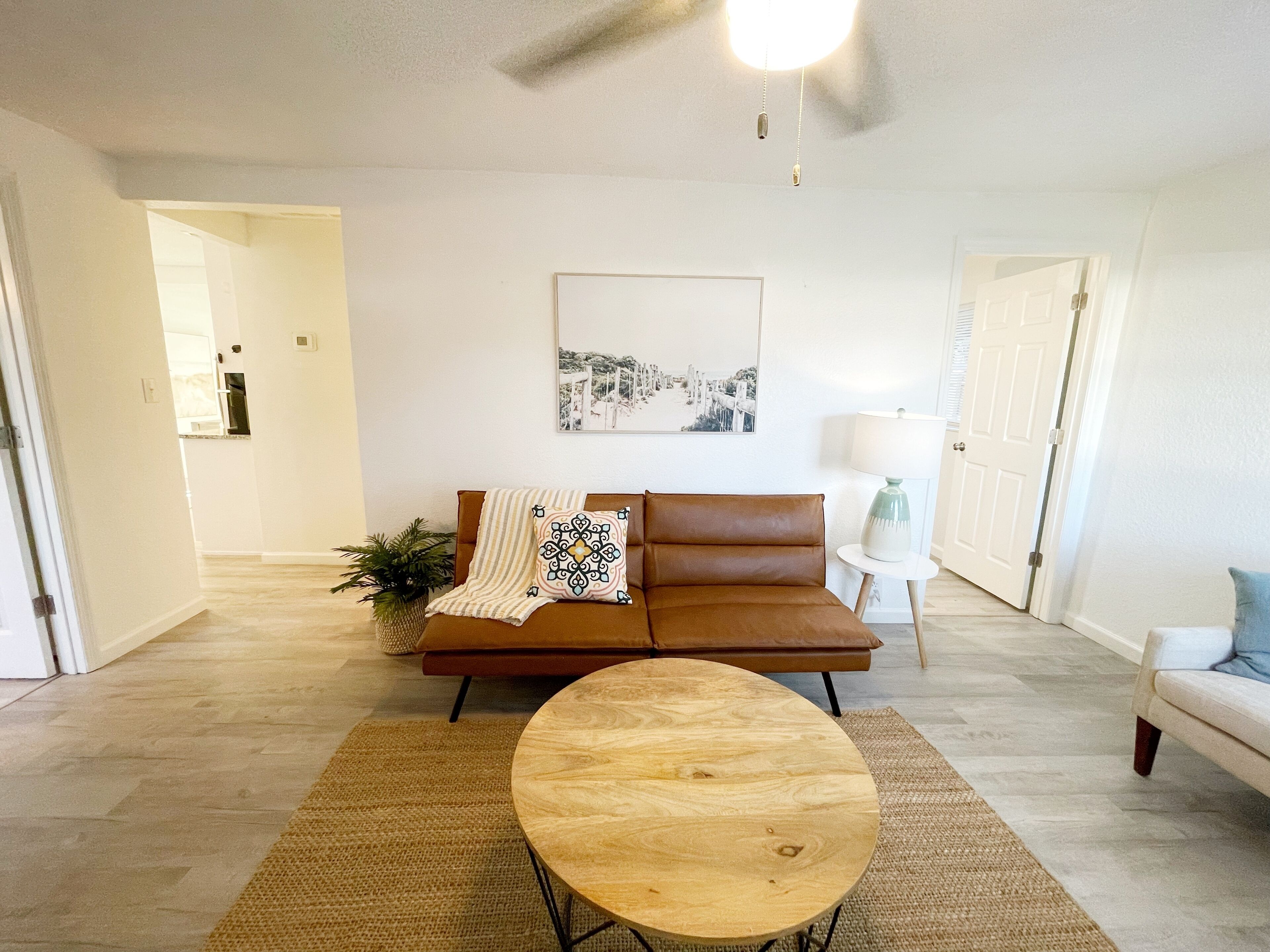 CasaReza | 3BR bungalow with hot tub, 5 miles to Beach. Pet friendly!