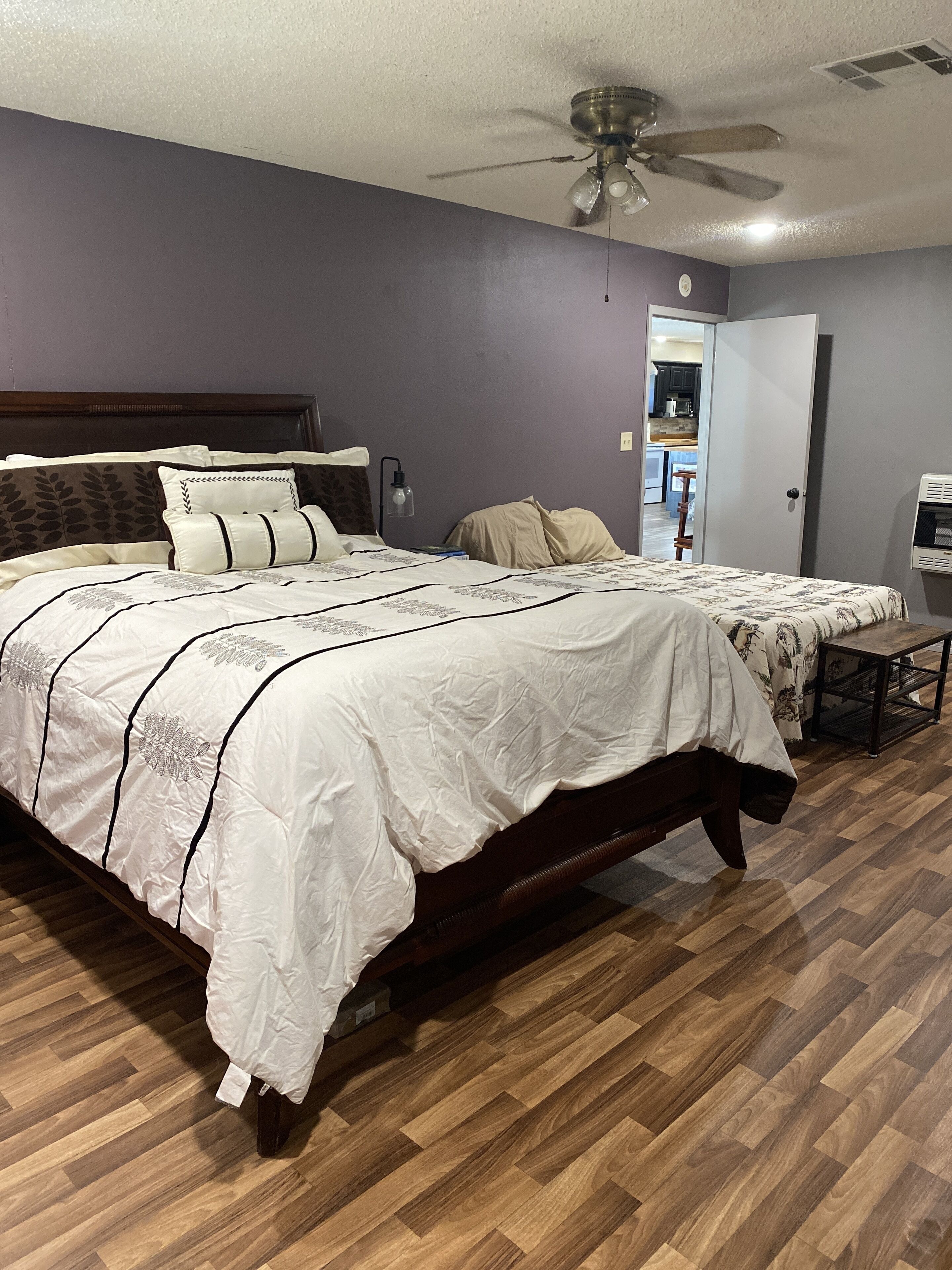 3 soverom, strykejern/-brett, wi-fi og sengetøy