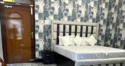 Hotel Monal Deluxe Room