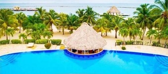 Luxury Waterfront Villa + FULL RESORT ACCESS! No sargassum!