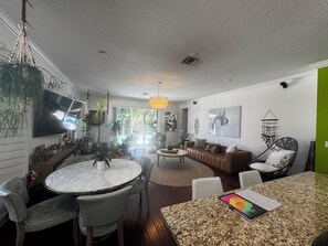 Interior - JUBA'S NEST, A PROXIMITY TO THE EXQUISITE BEACHES OF JUPITER INFLORIDA. (Jupiter)
