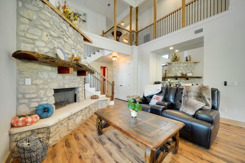 Horseshoe Bay Resort Home ~ 6 Mi to Lake LBJ!