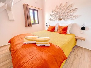 2 bedrooms, desk, iron/ironing board, travel cot