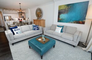 TV - Emerald Isle Gulf Facing Condo with WOW Factor (Panama City Beach)