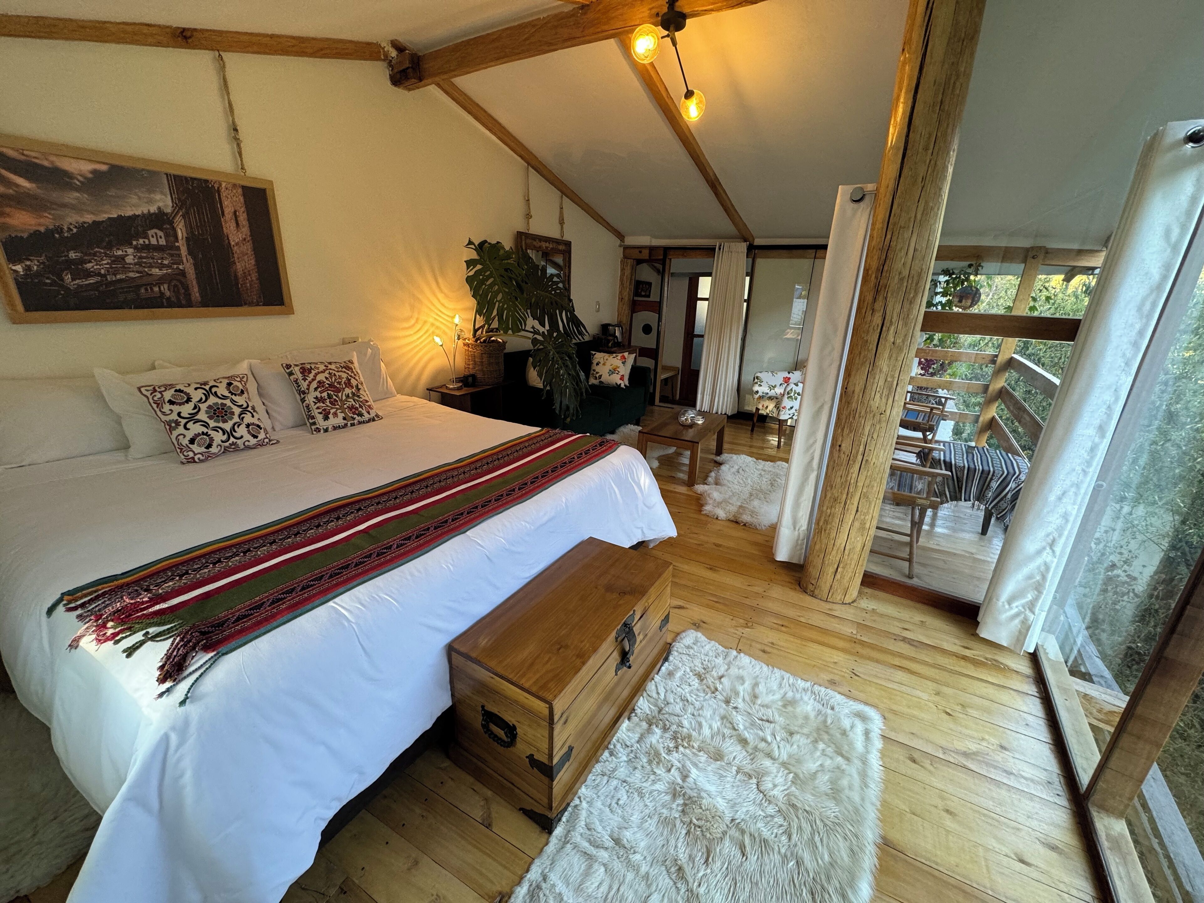 Deluxe Suite | Free WiFi