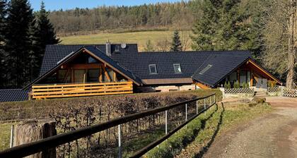 Kleine Auszeit im Wald - mit Schwimmbad!