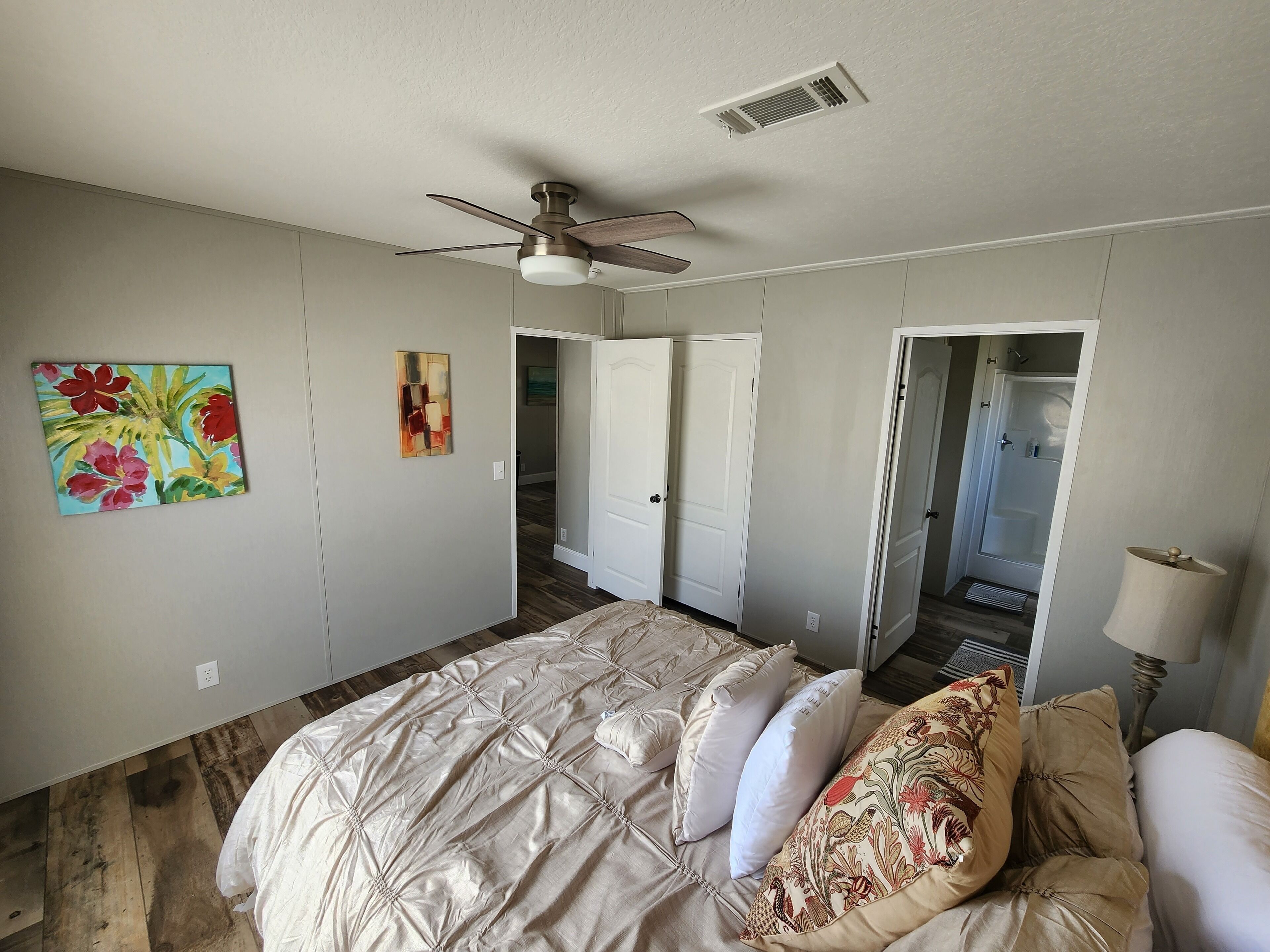 2 bedrooms, desk, iron/ironing board, free WiFi