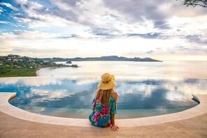 Room - Flamingo Bliss Ocean-view Condo in Luxury Complex - 360 Splendor 204 (Cabo Velas)