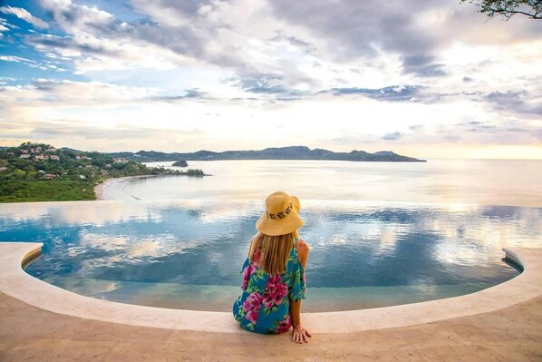 1 bedroom - Flamingo Bliss Ocean-view Condo in Luxury Complex - 360 Splendor 204 (Cabo Velas)