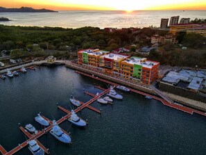 1 bedroom - Flamingo Bliss Ocean-view Condo in Luxury Complex - 360 Splendor 204 (Cabo Velas)